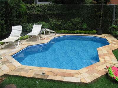 Construção piscina de vinil
